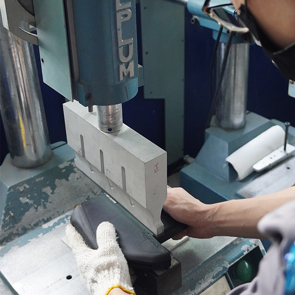 収納ボックス プラスチック接着