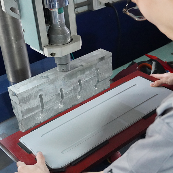 鍵盤座塑膠熔接黏合 鍵盤座塑膠熔接黏合