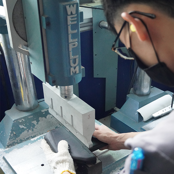 収納ボックス プラスチック接着